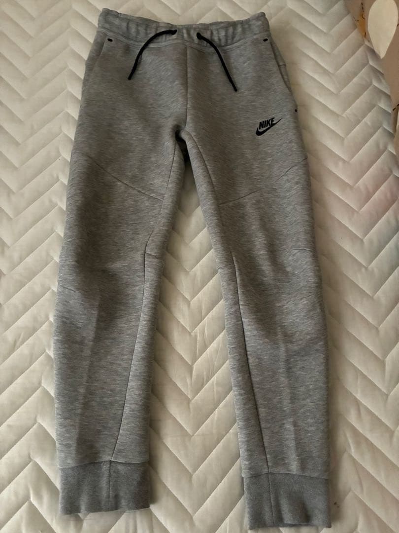 NIKE テックフリース ジュニアサイズ 上L 下M