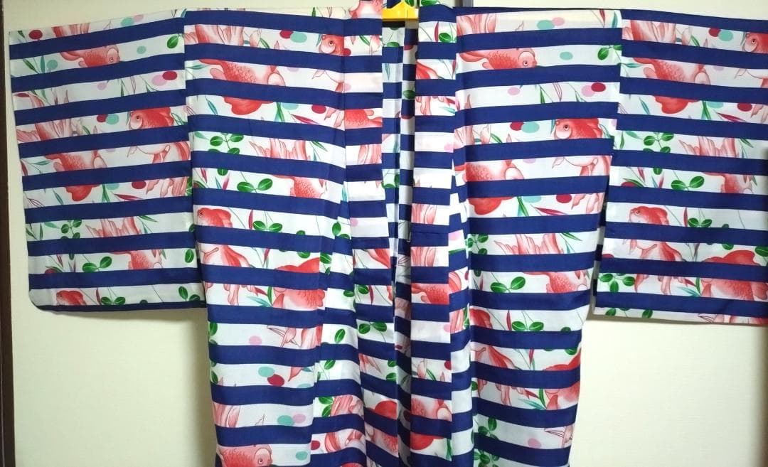 7/21限定価格★ふりふ　着用1回・青ボーダーに赤金魚柄