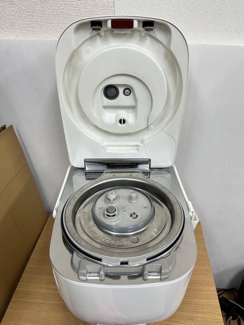 Panasonic 可変圧力IHジャー炊飯器 SR-PW106 2017年製