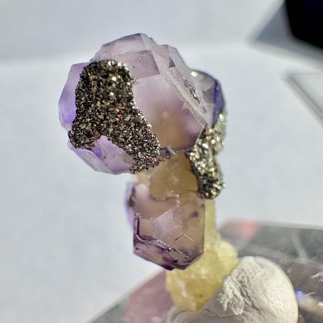 526 きのこタイプ 中国 内モンゴル産 フローライト&パイライト&クォーツ