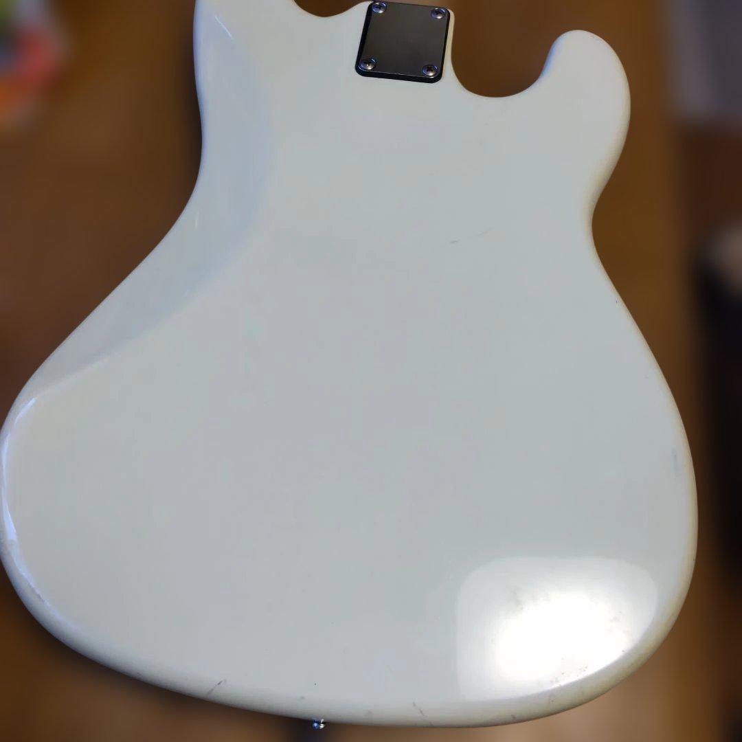 値下げ！左きき用セルダーエレキベース、B.C.大型アンプ、各種付属品付