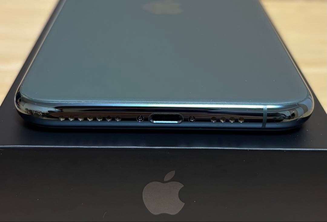 【美品】iPhone 11 PRO MAX 256GB ミッドナイトグリーン