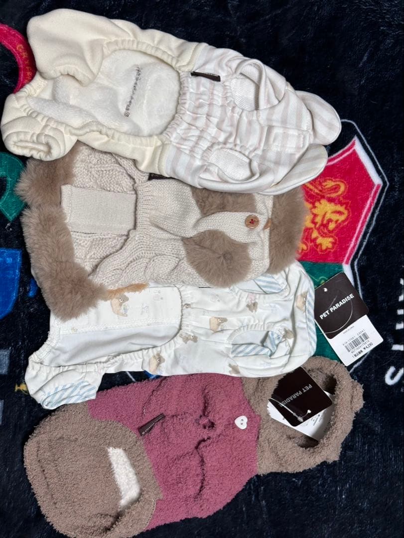 ペットパラダイス　サイズ4S 　古着✖️２　新品✖️２　合計４枚