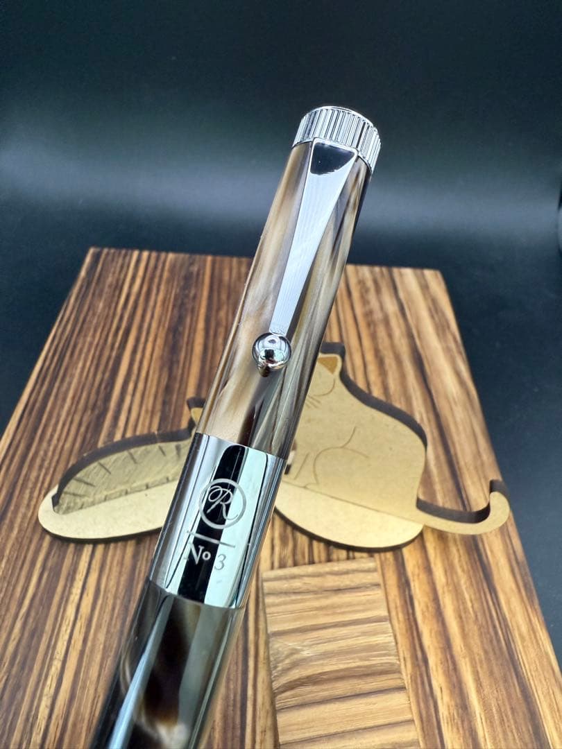 伊東屋 Romeo NO.3 ボールペン イタリアングレー 太軸