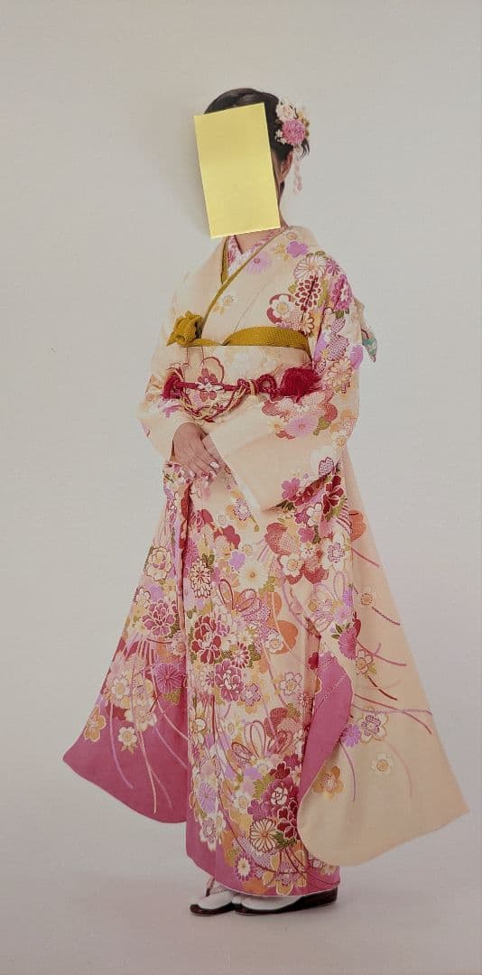 華やかでかわいい花柄 クリームピンクの振袖と小物フルセット バック 草履 髪飾り
