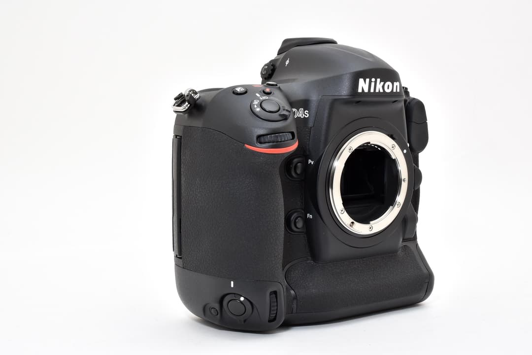 52ショットの■ほぼ新品■ Nikon ニコン D4s #C665