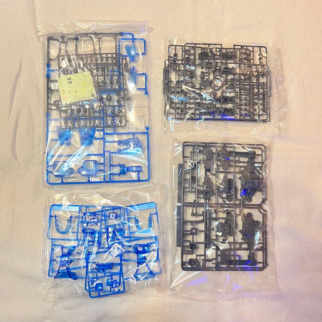 ガンプラ❣️MG 1：100 ザクⅡ F2型ブルークリアver