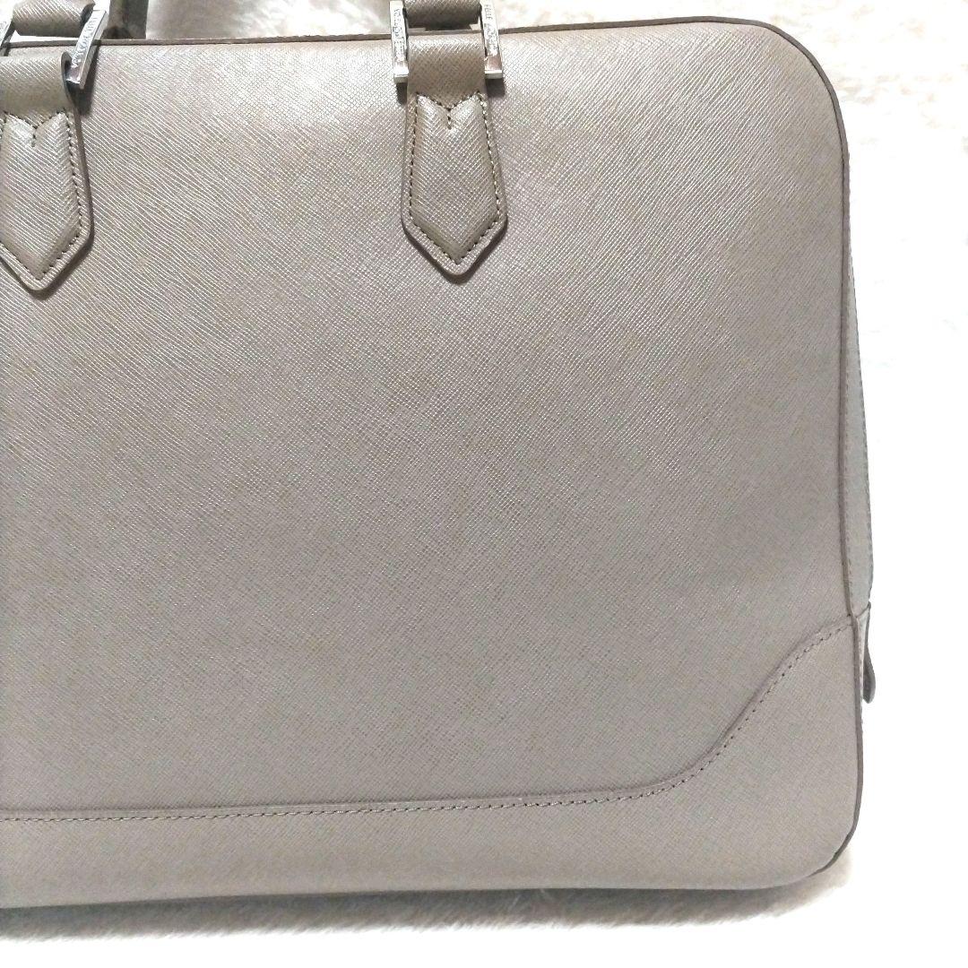 【極美品】ペッレモルビダ キャピターノ 1室タイプ ブリーフケース 希少色 レア