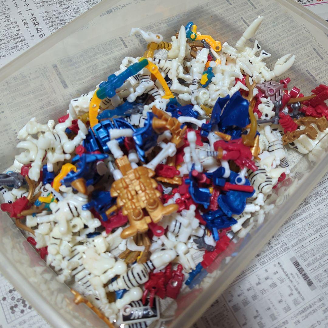 ほねほねザウルスまとめ売り（ダークほねほねザウルス秘密基地付き）