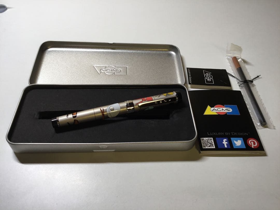 アクメ／ボールペン　イームズチェア