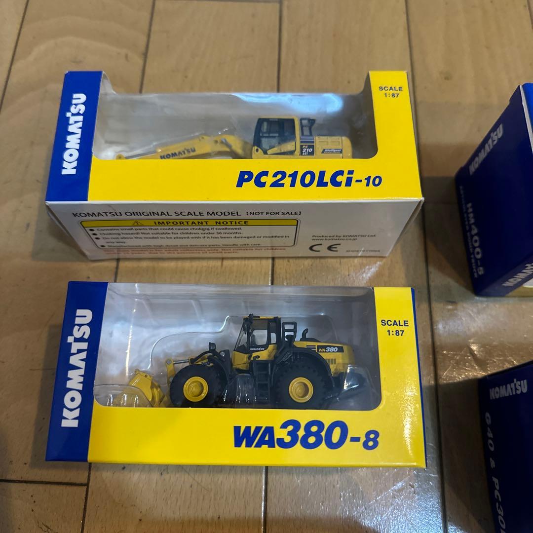 コマツ ミニカーセット最新以外11種　HＯサイズ　株主優待　オリジナル非売品