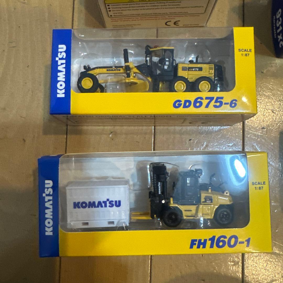 コマツ ミニカーセット最新以外11種　HＯサイズ　株主優待　オリジナル非売品