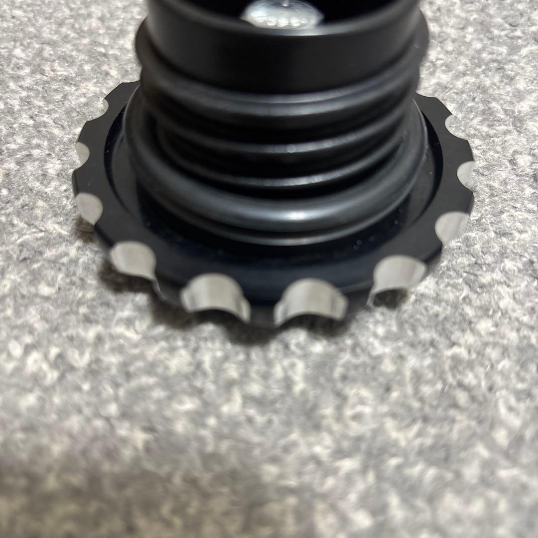 ハーレー用タンクキャップ　RSDローライズサンズデザイン