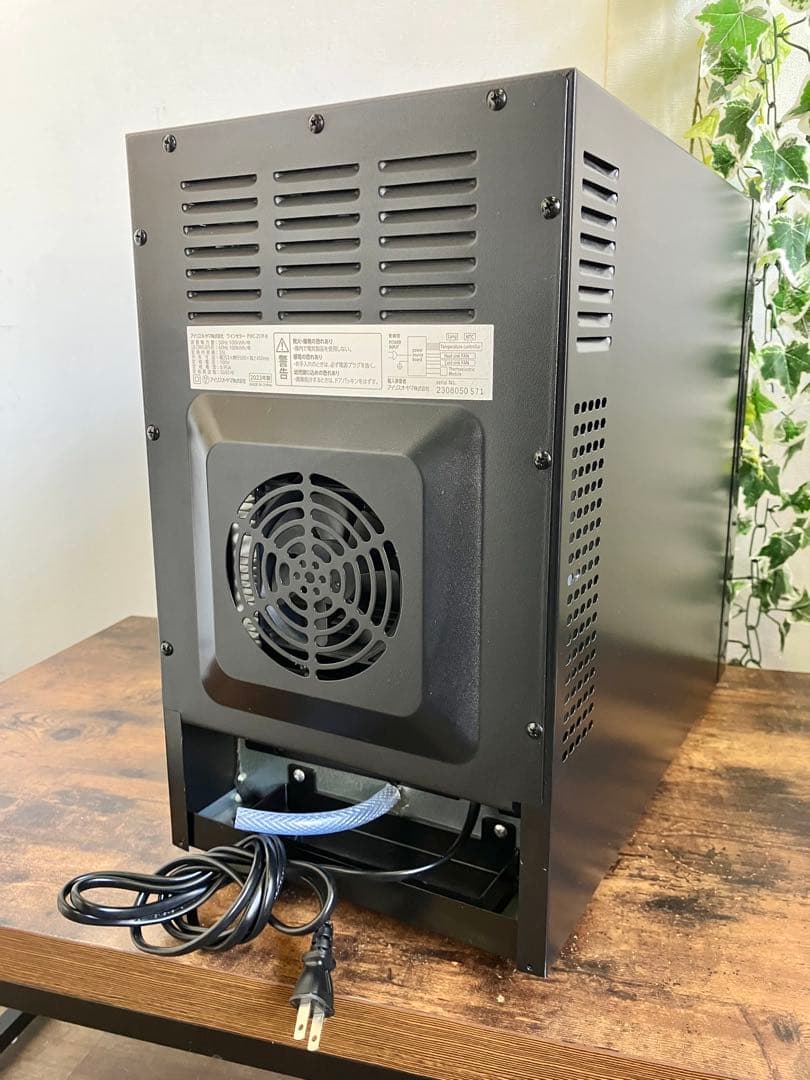 アイリスオーヤマ IRIS ワインセラー 2023年製 ペルチェ式