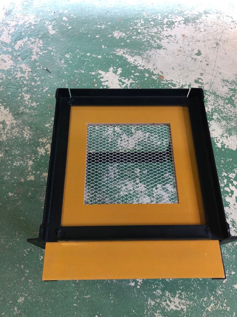 日本蜜蜂 重箱用巣箱台 メッシュ底板セット29cm用