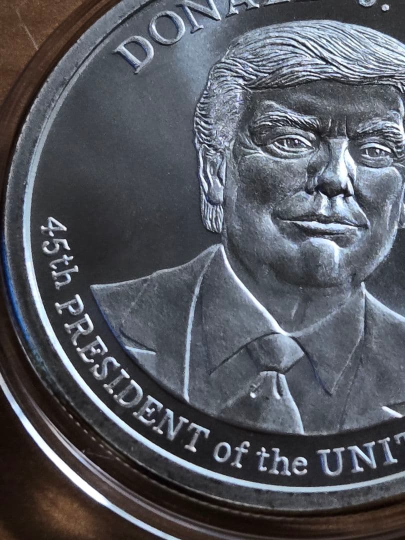 アメリカ「ドナルド・J・トランプ大統領」純銀１オンス　メダル