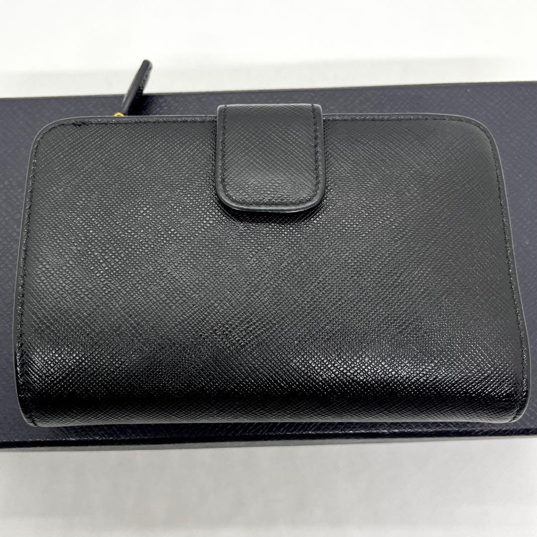 極美品/現行モデル✨プラダ 二つ折り財布 メタルロゴ サフィアーノ ブラック