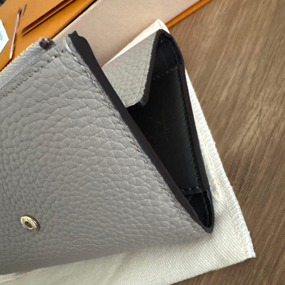 限定値下げ⭐︎新品未使用品⭐︎ポルトフォイユ・カプシーヌ コンパクト