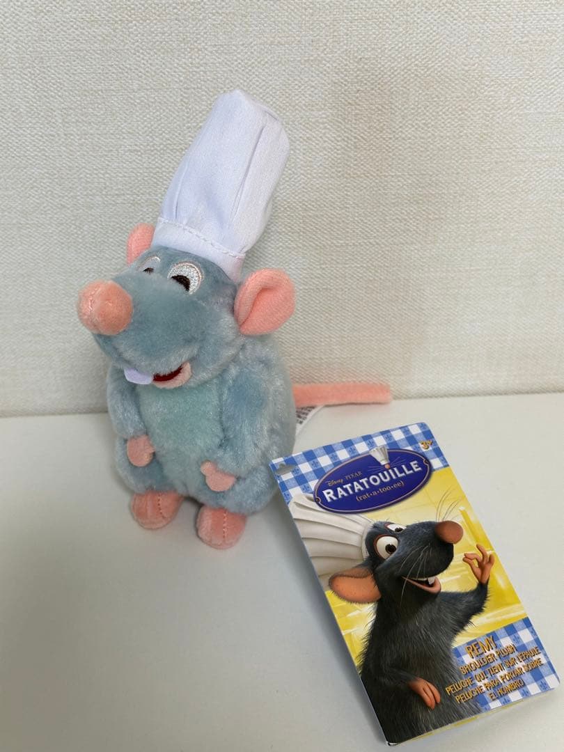 【1月末販売終了‼️】カリフォルニアディズニーで購入！レミー肩のせフィギュア