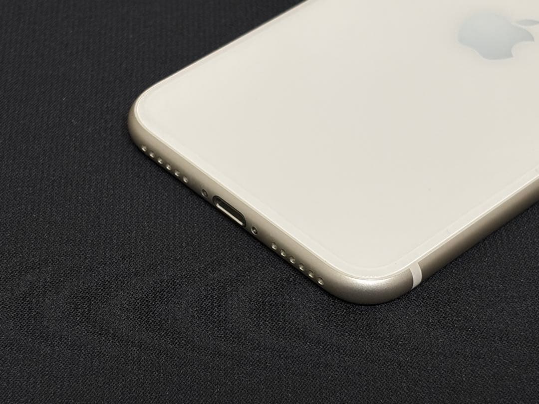 iPhone SE (第3世代) スターライト 128GB