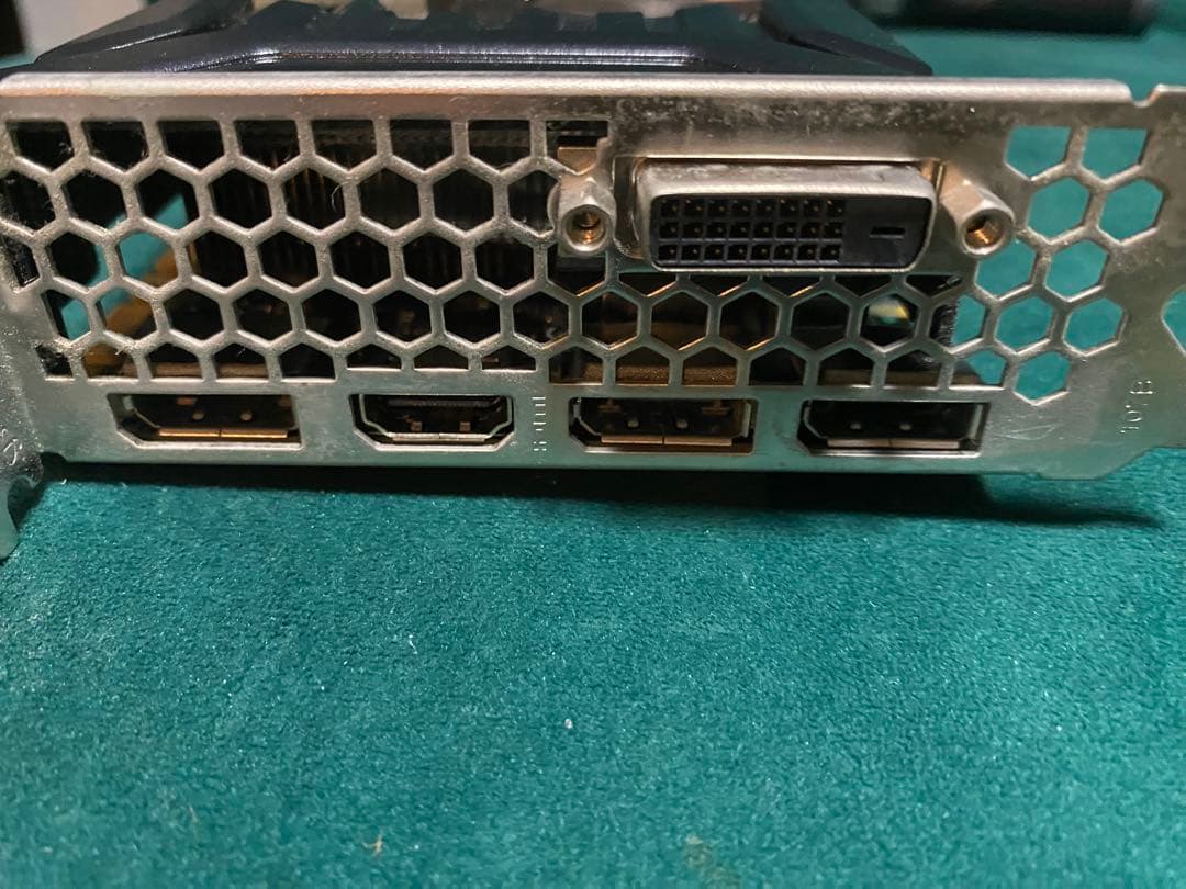 GeForce GTX 1070ti グラフィックボード 本体