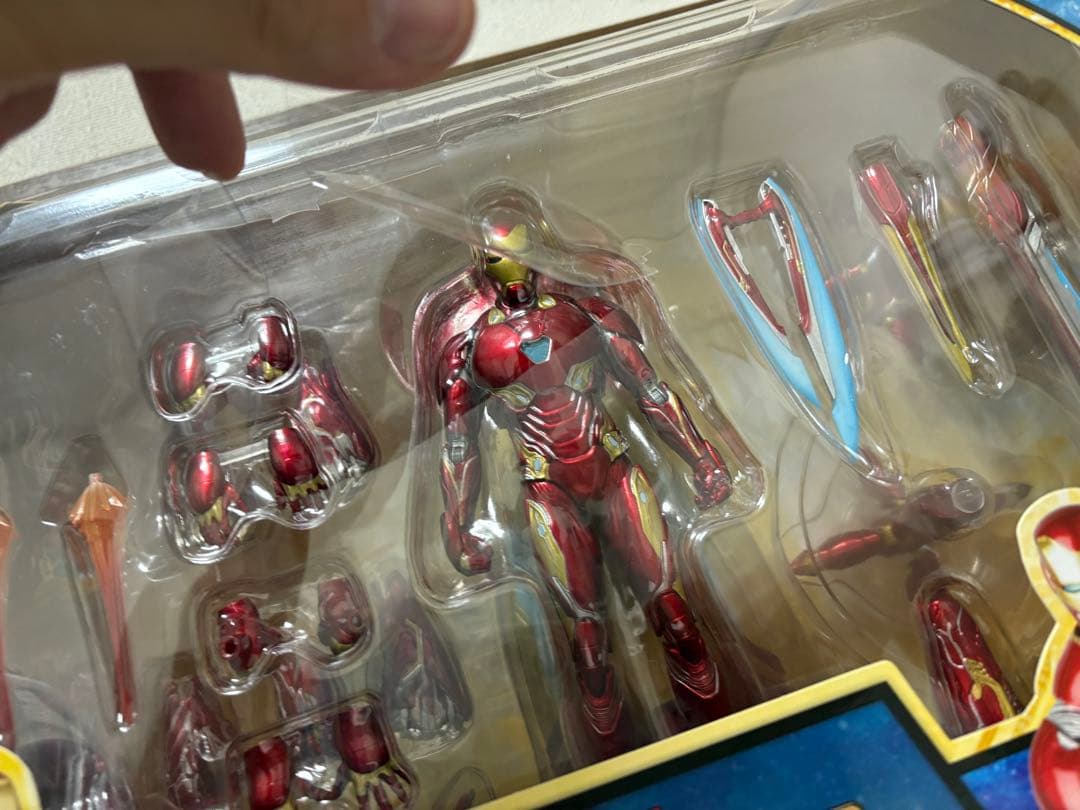 本体未使用品　箱破れありmafex アイアンマン　マーク50 アベンジャーズ