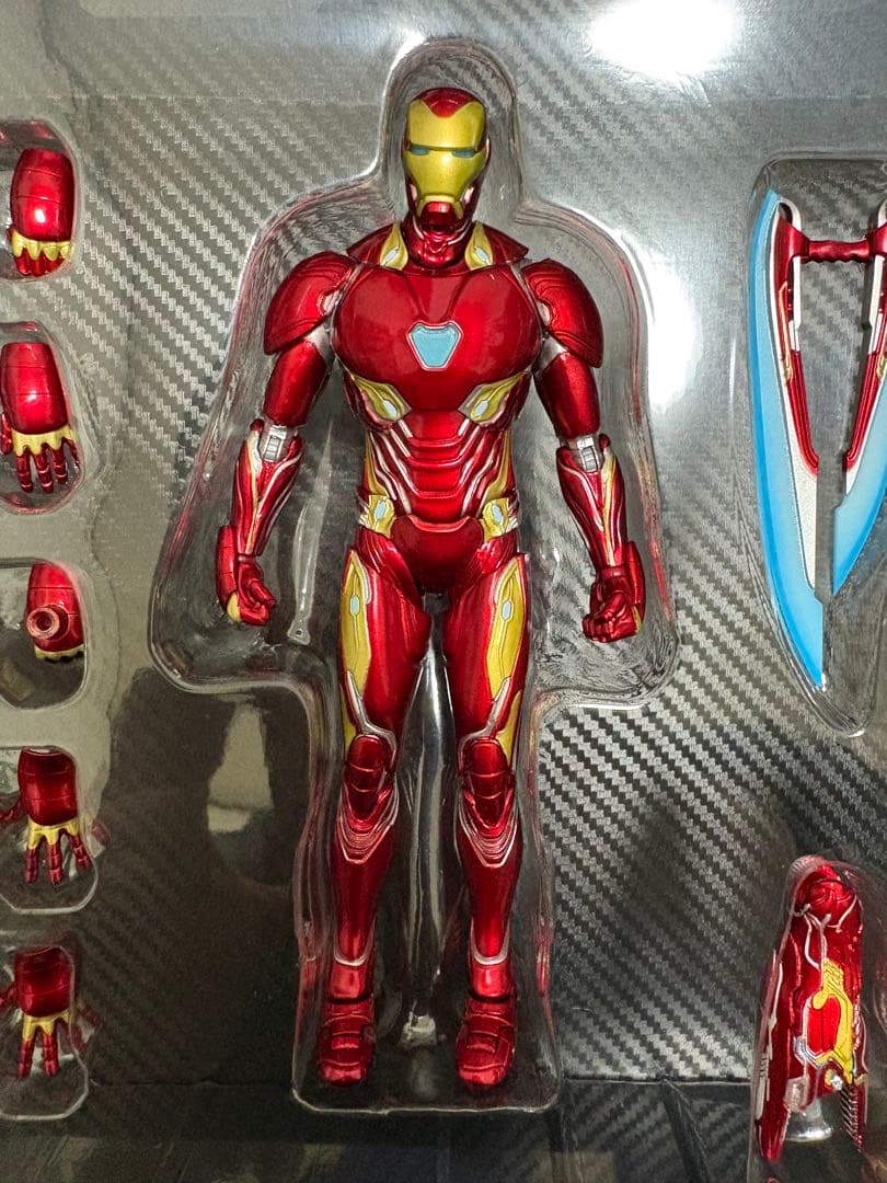 本体未使用品　箱破れありmafex アイアンマン　マーク50 アベンジャーズ