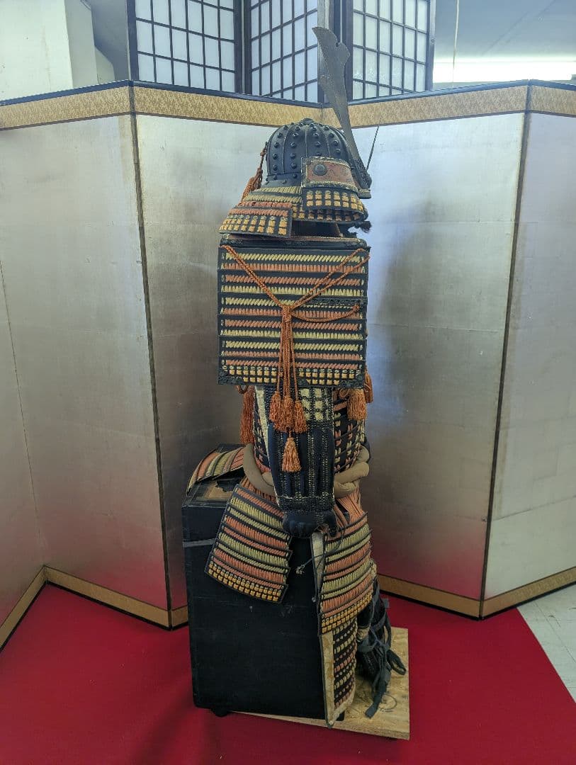 等身大 甲冑 鎧兜 鎧一式 甲冑 鎧櫃 鎧立付 面頰 赤糸大縅鎧 全高171cm