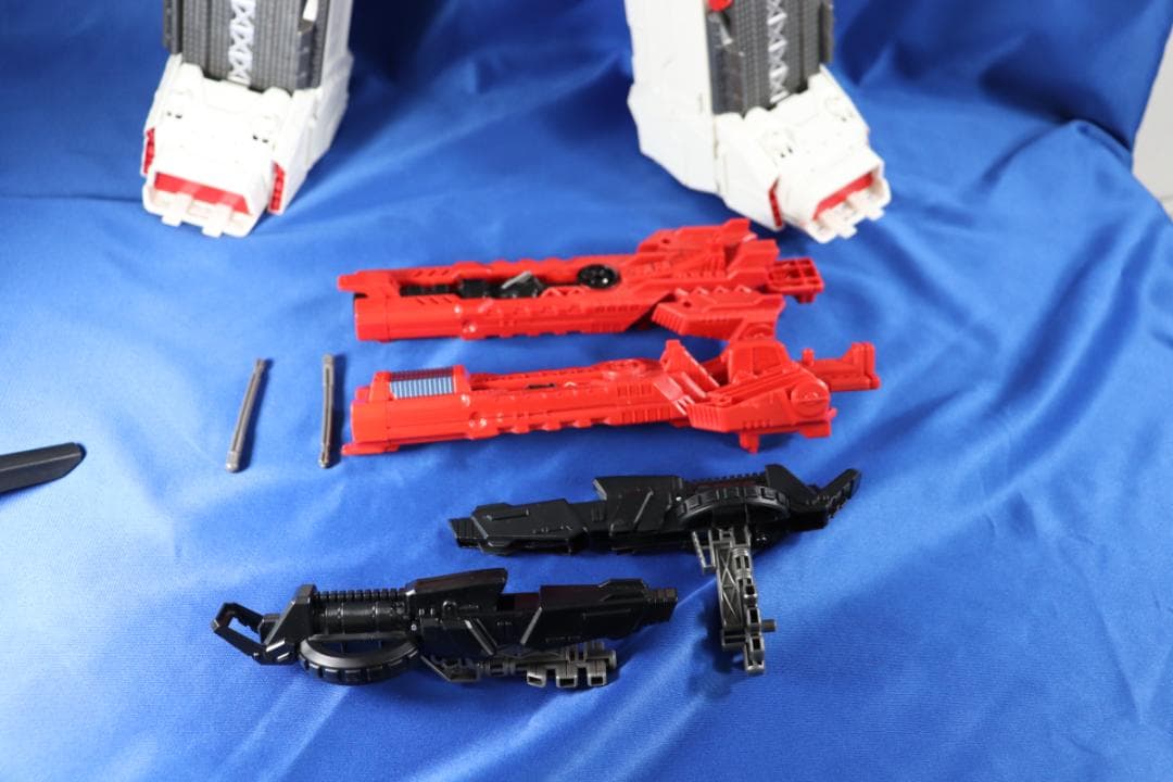 トランスフォーマー　ジェネレーションズ　TG-23 メトロプレックス