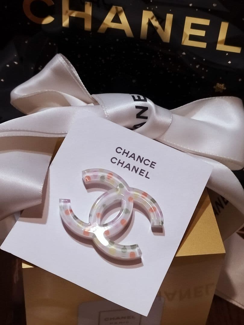 ❣️CHANEL♡CHANCE2019年ココマークマグネットブローチ❣️