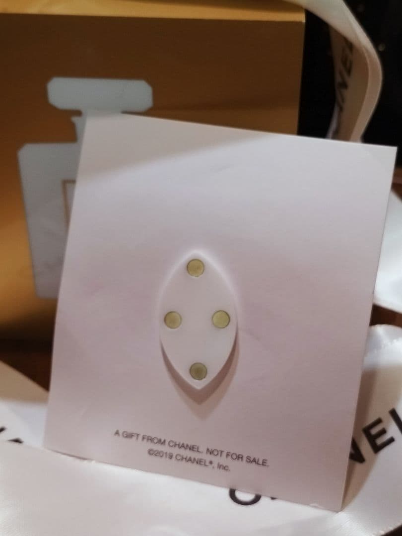 ❣️CHANEL♡CHANCE2019年ココマークマグネットブローチ❣️