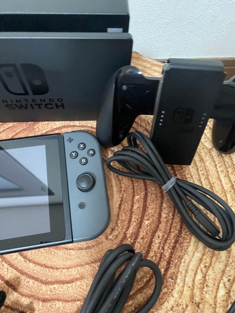 海外版　Nintendo Switch ニンテンドースイッチ本体　グレー　箱無し