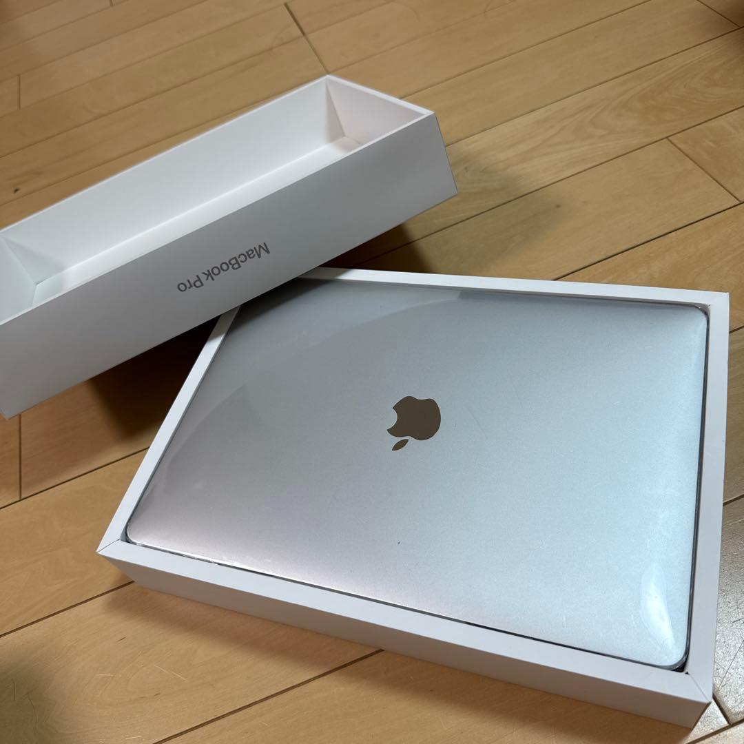 MacBook Pro 2022 M2 13インチ 256GB タッチバー搭載