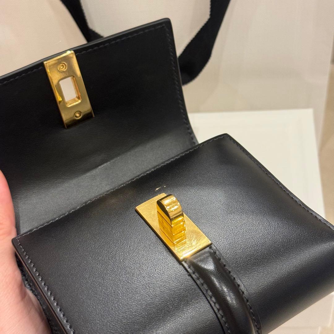 CELINE 財布 スモール トリフォールドウォレット 16（セーズ）