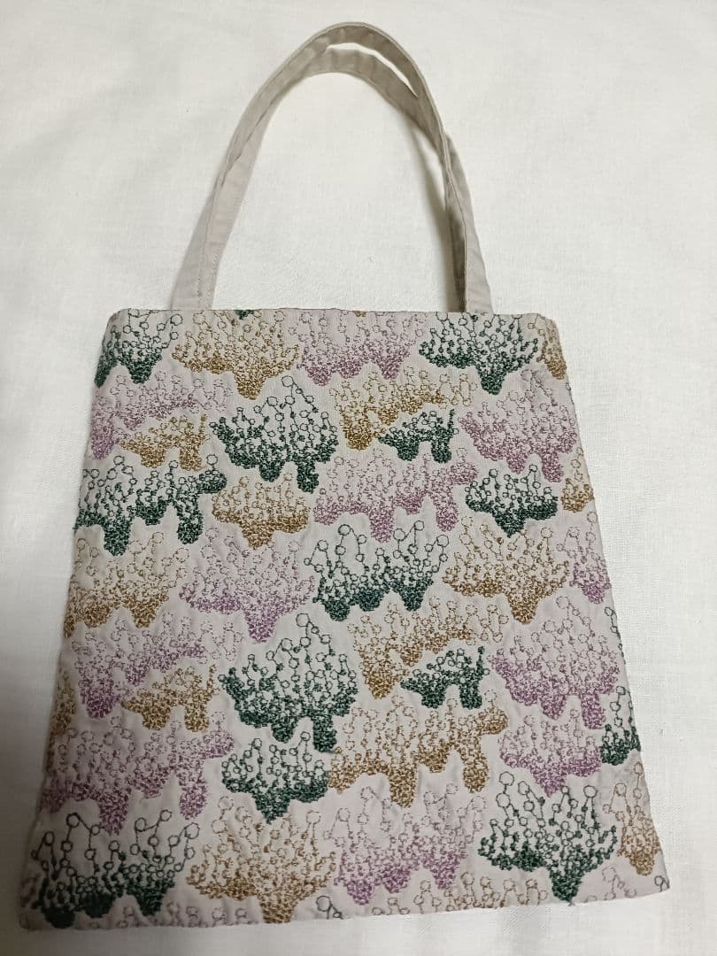 美品　ミナペルホネン　バッグ　　　刺繍　正規品