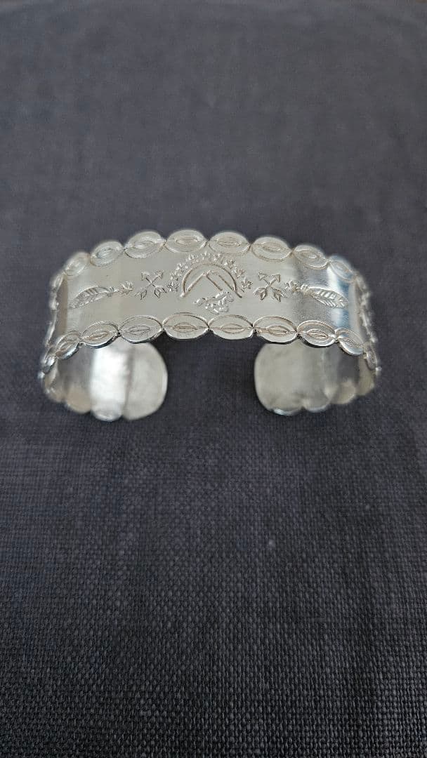 ERICKA NICOLAS BEGAY エリッカニコラスビゲイ バングル