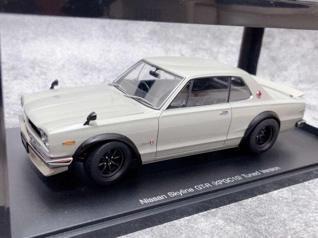 AUTOart 1/18 GT-R KPGC10 チューンドバージョン