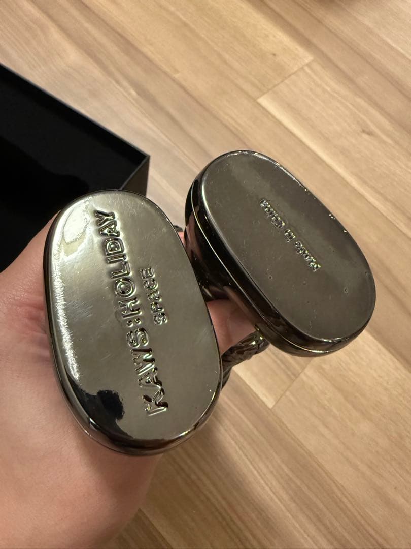 kaws 宇宙飛行士フィギュア シルバー