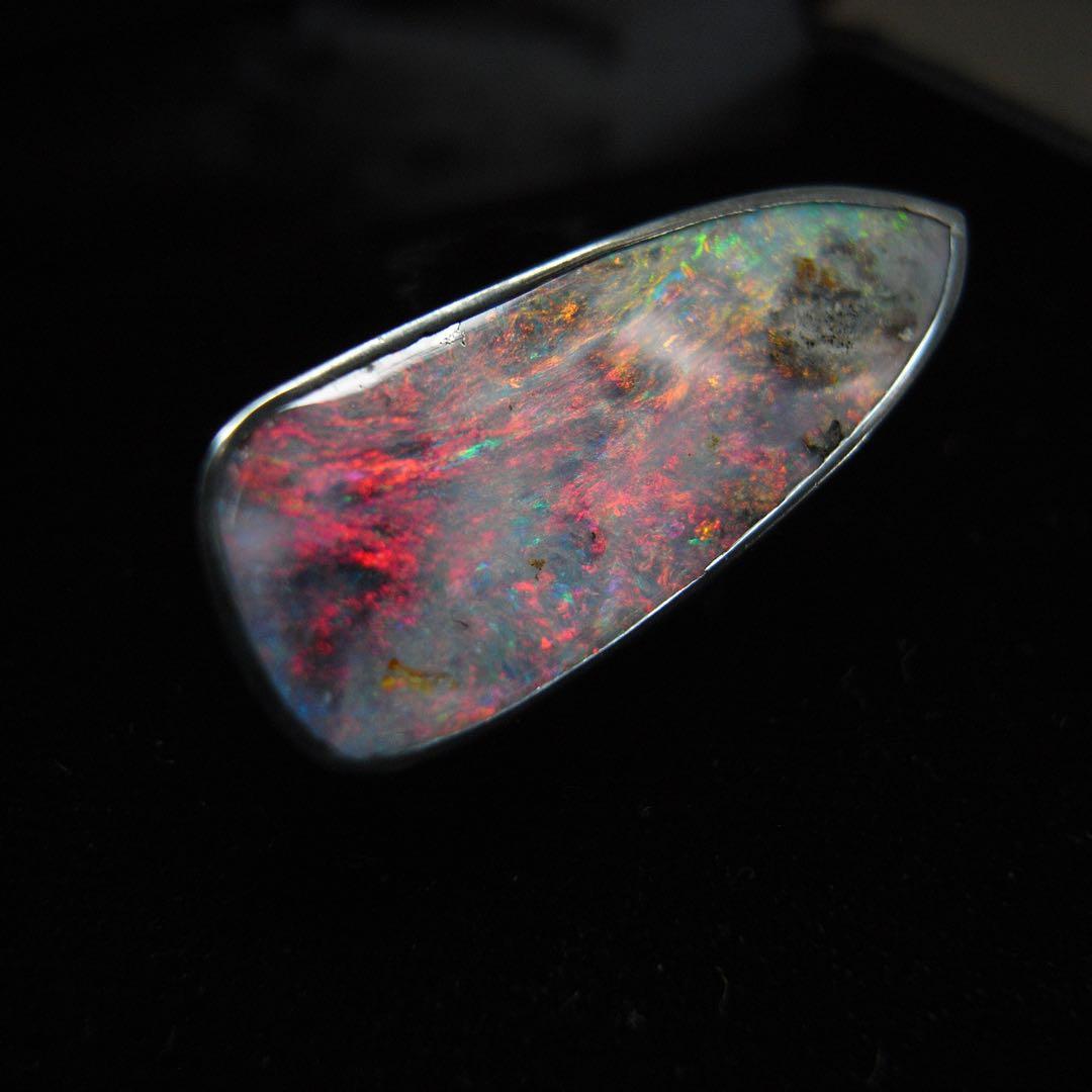 希少 大型 アンティーク 宝石 ジュエリー 遊色 ボルダー オパール ブローチ