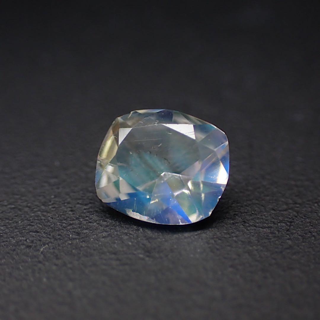 【マダガスカル産】レインボーアンデシンラブラドライト