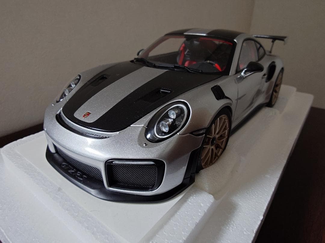 オートアート AUTOart 1/18 ポルシェ 911 991 gt2 rs