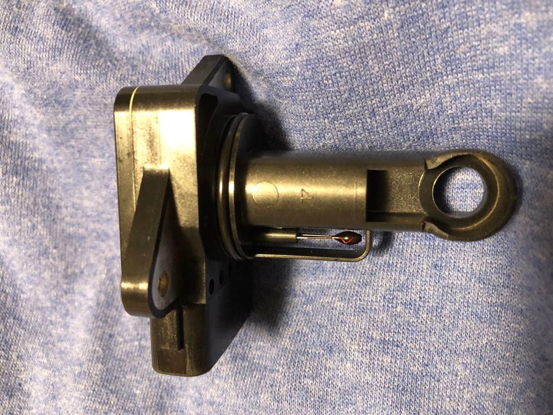 p*o様 トヨタ純正部品エアフロセンサー　22204-22010