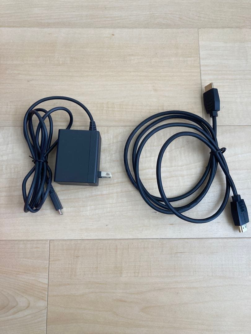 【液晶極美品】Nintendo Switch 本体 赤/青 Joy-Con付き