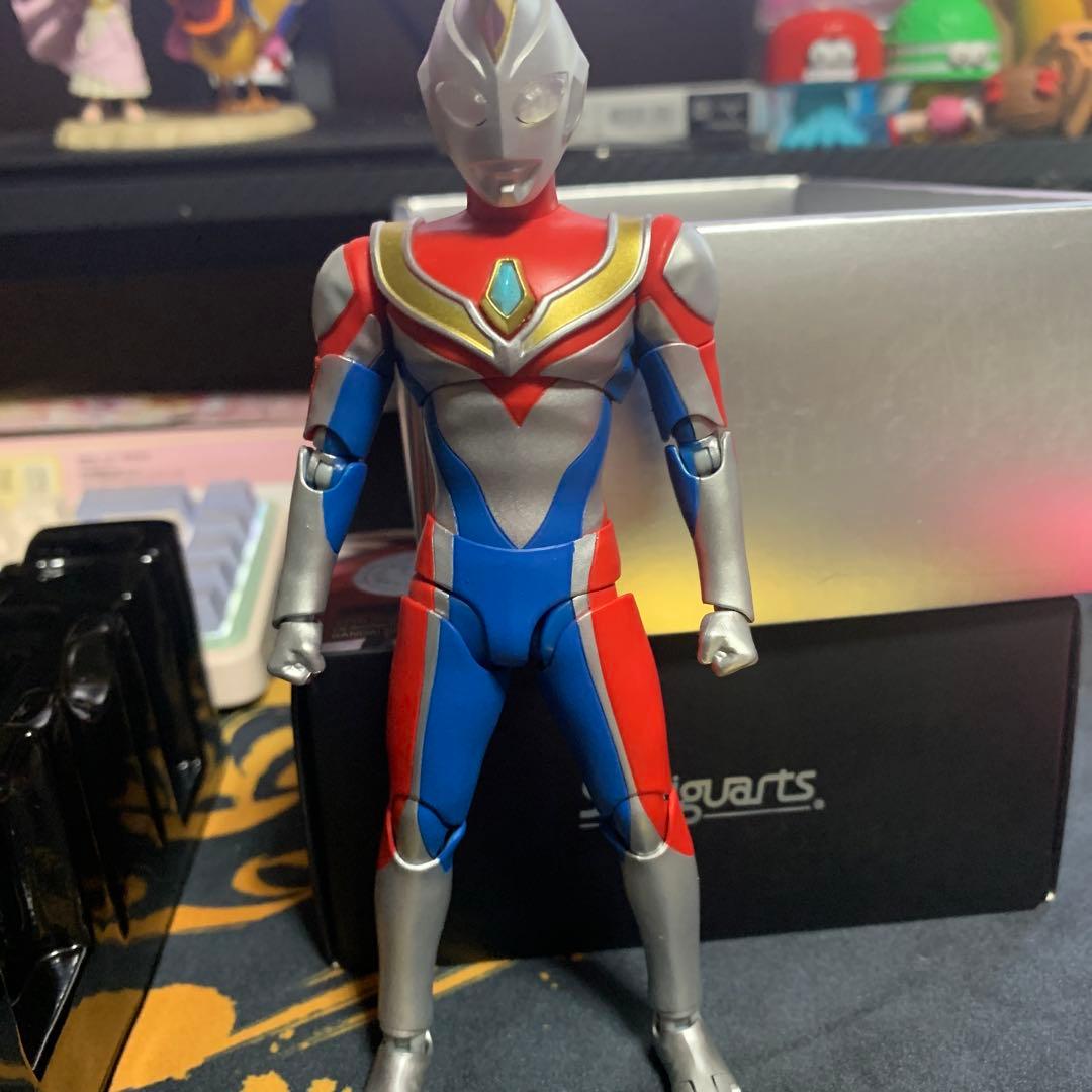 S.H.Figuarts（真骨彫製法）　ウルトラマンガイア（V2 ダイナ　セット