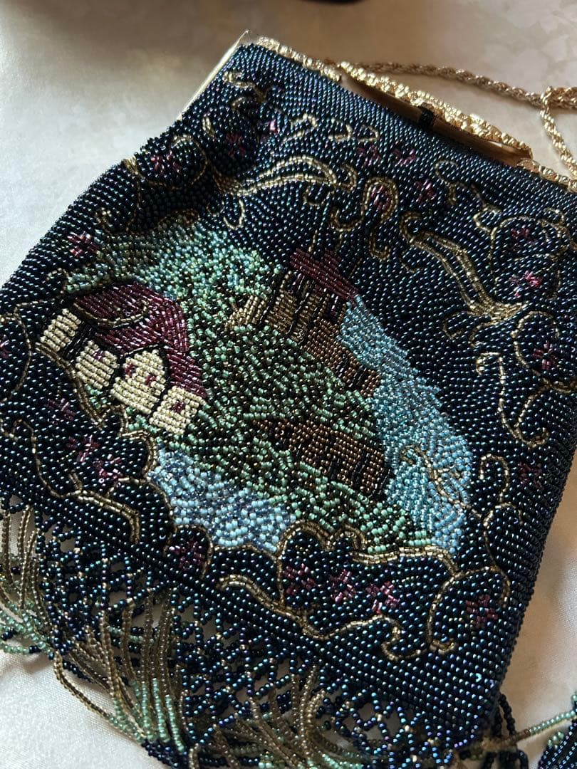 ビーズ刺繍 夜空　お城　ゴールドチェーンショルダーバッグ　フリンジ