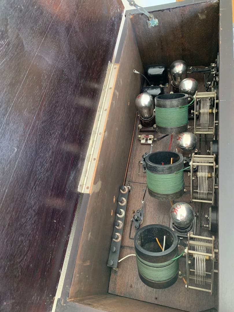 ニュートロダイン　ラジオ　アンティークラジオ　真空管ラジオ