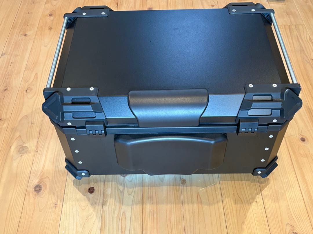 バイクリアボックス【美品】　フォルツァz08リアキャリア付き６５ℓ