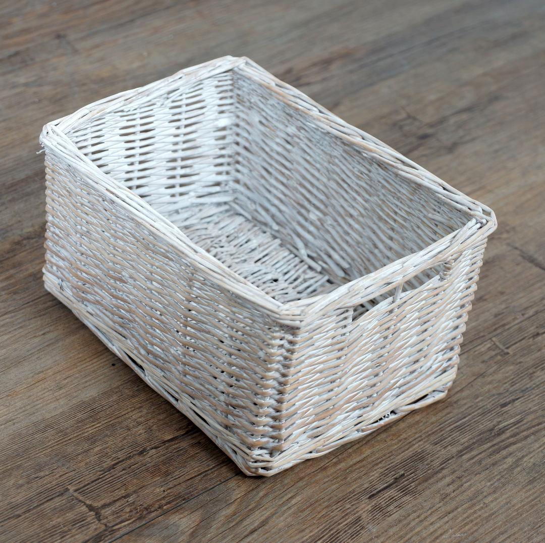 【新品・未使用】　シャビー仕上げ　チェスト　3段9杯　バスケット 完成品