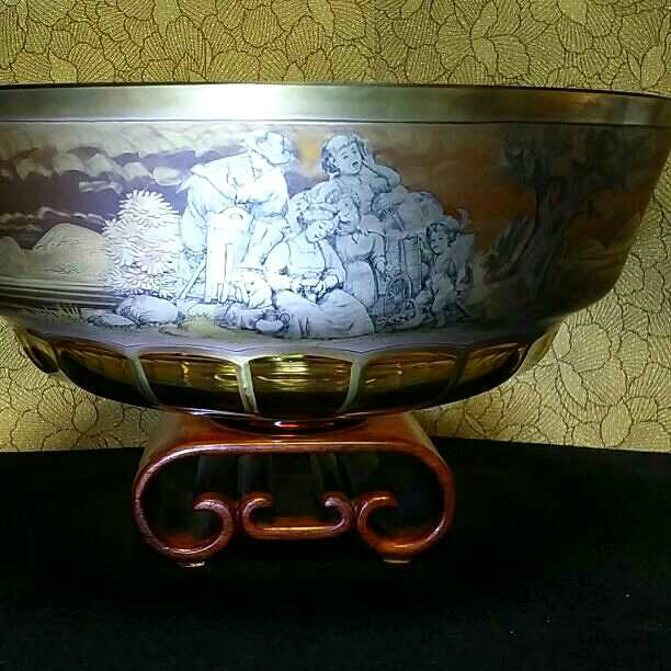 チェコスロバキア製エーゲルマン金彩ベンドローイングの大鉢　アンバーガラス