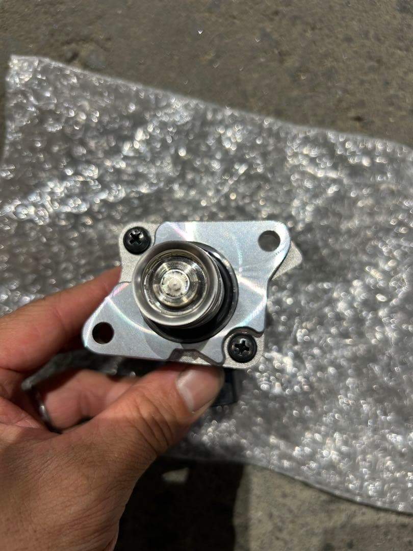 ダイハツ　EGRバルブ　新品